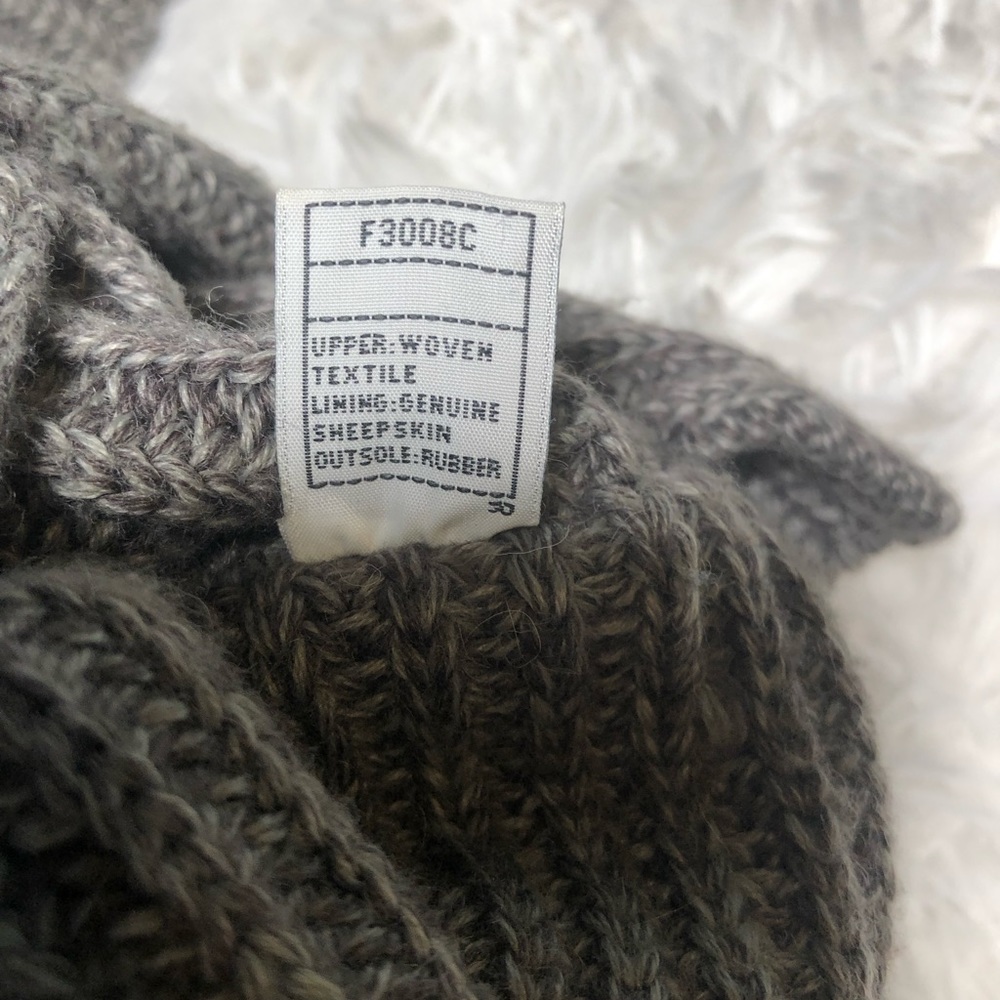 UGG - Picture 6 of 9